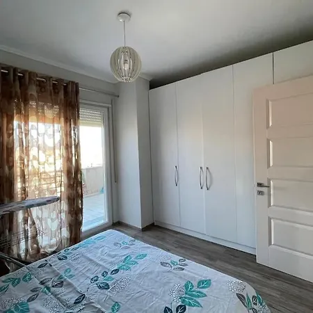 Oslo Rruga Bardhyl Apartament *